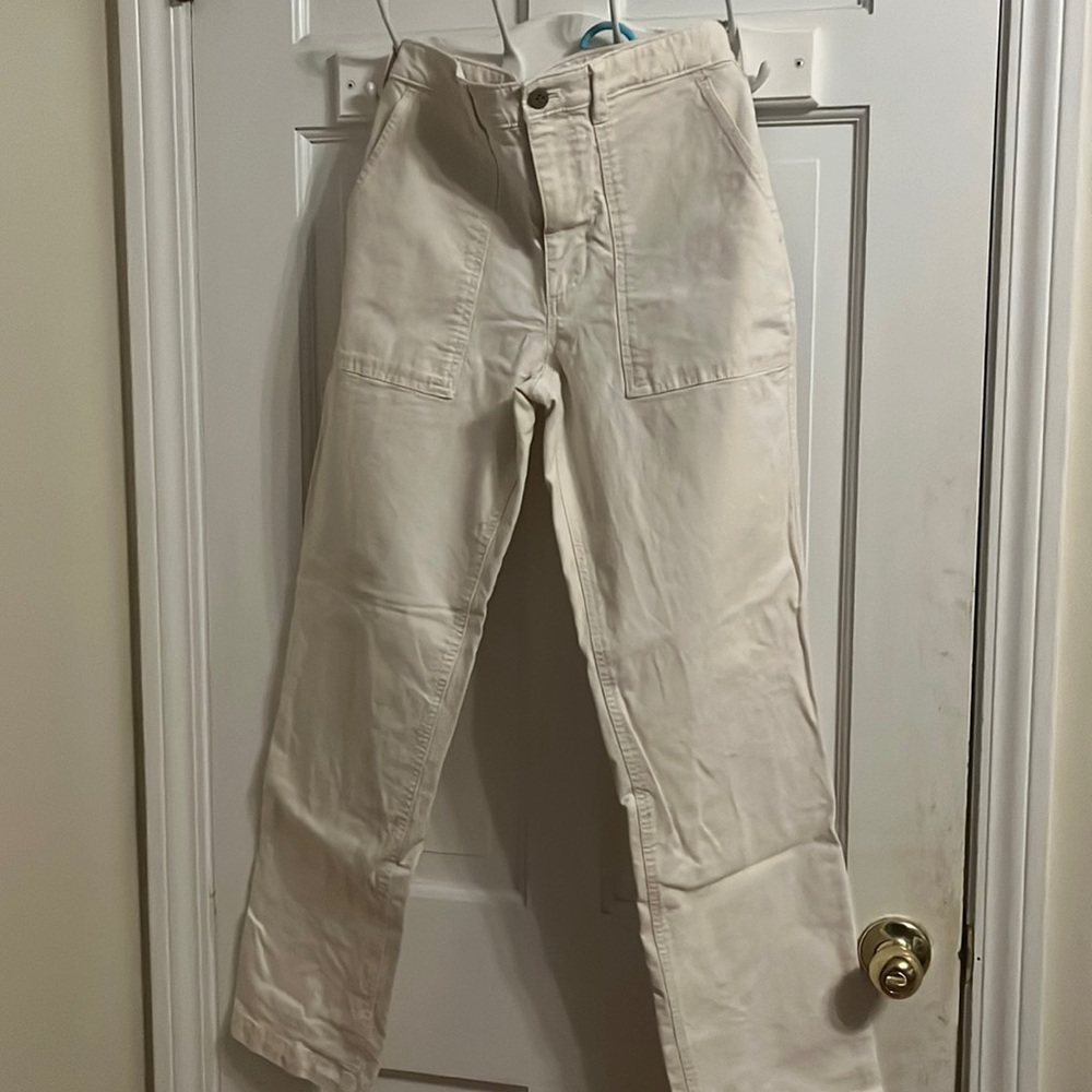 GAP. White Striaght Pants. Good Condition. Little Bit of Stains.